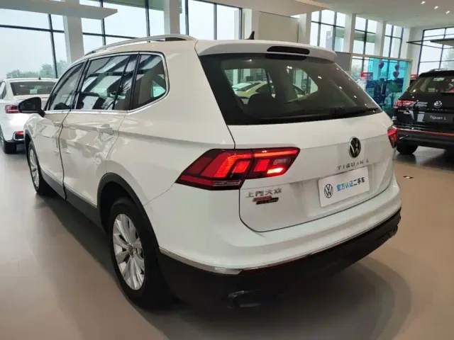 Volkswagen Tiguan L — Фото автомобиля 4