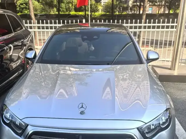 Mercedes-Benz E-Class — Фото автомобиля 3