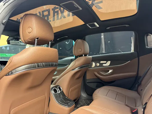 Mercedes-Benz E-Class — Фото автомобиля 18