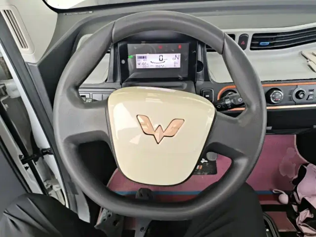 Wuling Hongguang Mini EV — Фото автомобиля 10