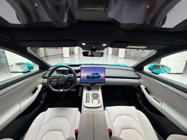 Xiaomi SU7 — Фото автомобиля 15