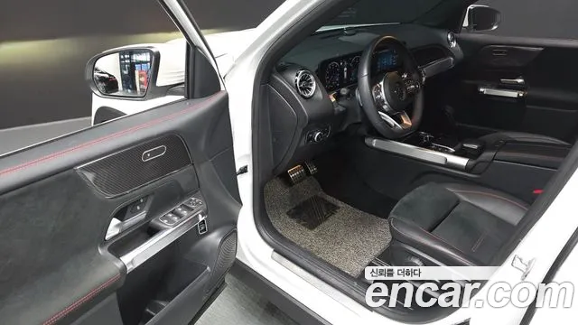 Mercedes-Benz GLB-Class — Фото автомобиля 12