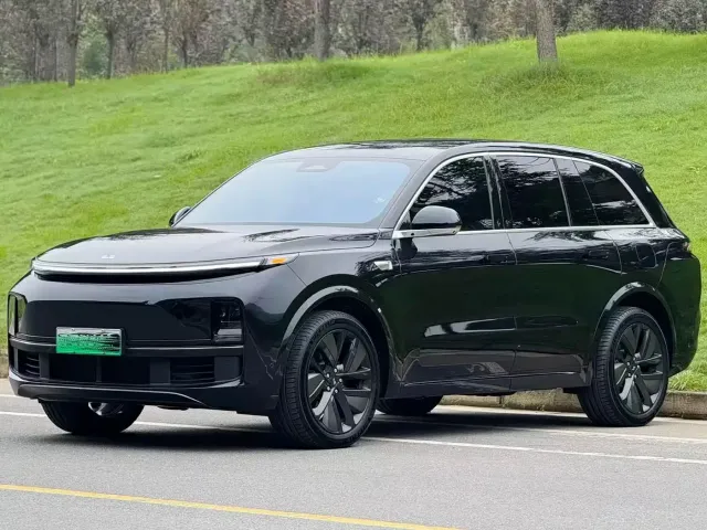 Li Auto L8 — Фото автомобиля 2