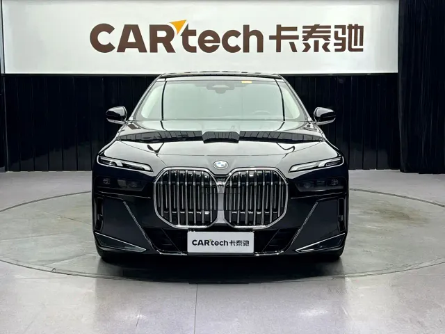 BMW 7 Series — Фото автомобиля 3