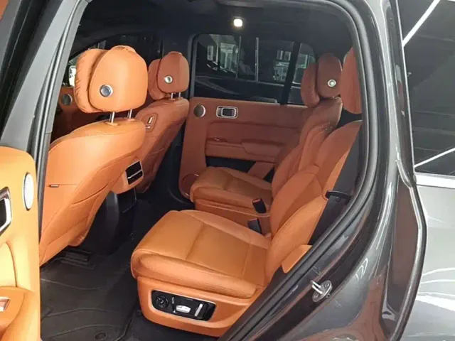 Li Auto L8 — Фото автомобиля 16