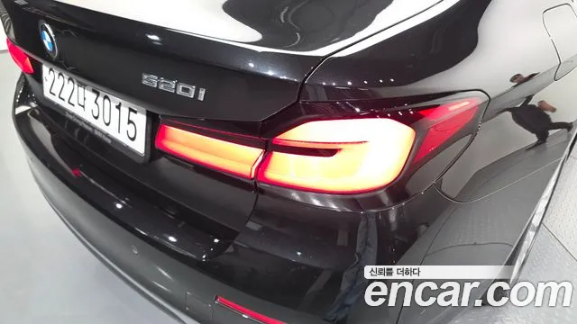 BMW 5 Series G30 — Фото автомобиля 8