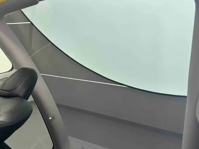 Tesla Model Y — Фото автомобиля 14