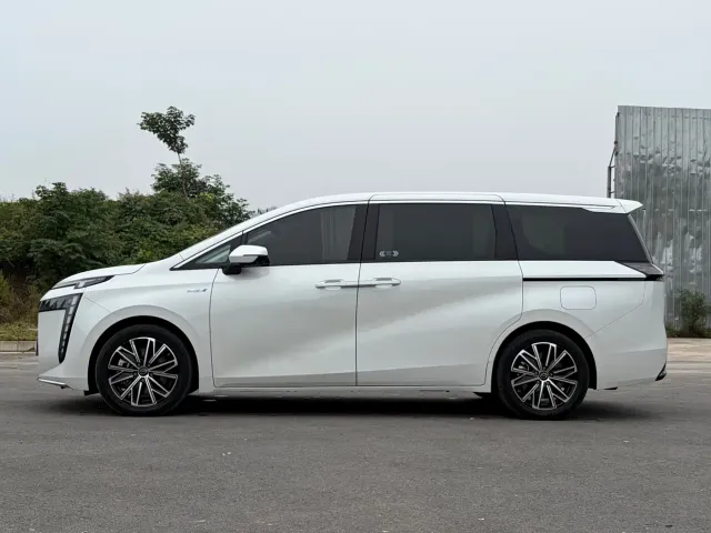 GAC Trumpchi E8 — Фото автомобиля 4