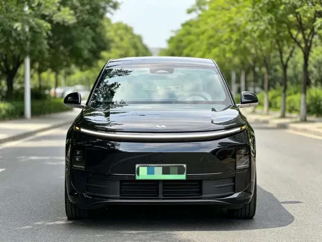 Фотография автомобиля — Li Auto L6