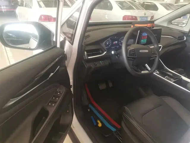 Maxus G50 — Фото автомобиля 15