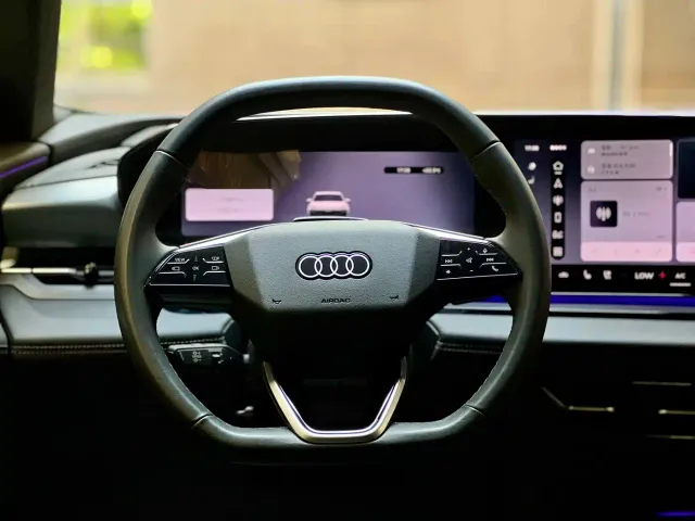Audi Q6L e-tron — Фото автомобиля 11