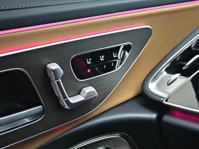 Mercedes-Benz E-Class — Фото автомобиля 27