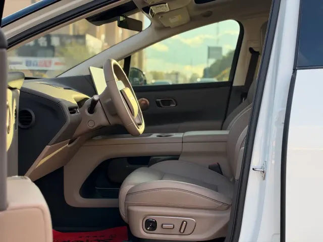 Li Auto i8 — Фото автомобиля 7