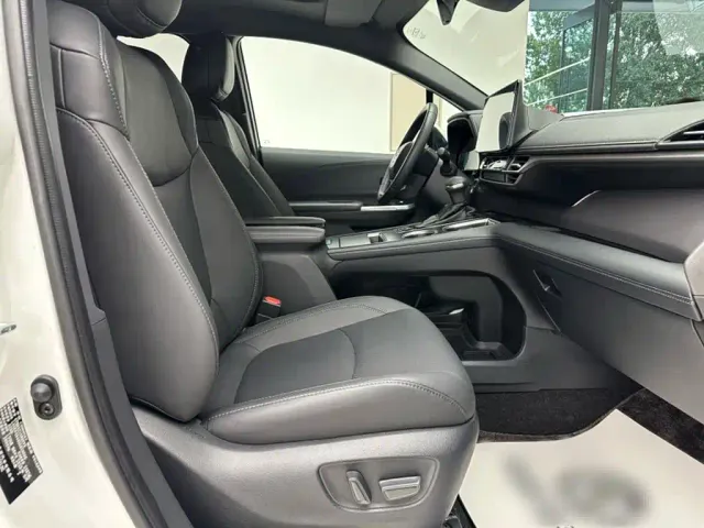 Toyota Sienna — Фото автомобиля 5