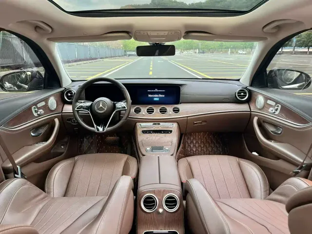 Mercedes-Benz E-Class — Фото автомобиля 8