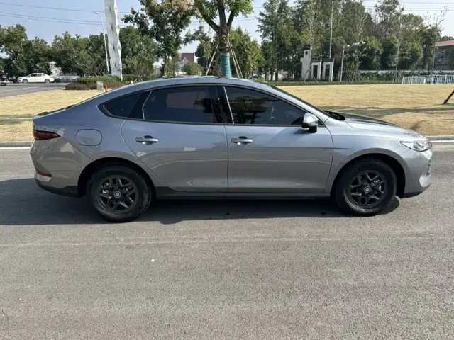 BYD Qin PLUS — Фото автомобиля 6