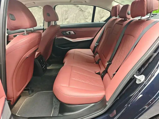BMW 3 Series — Фото автомобиля 9