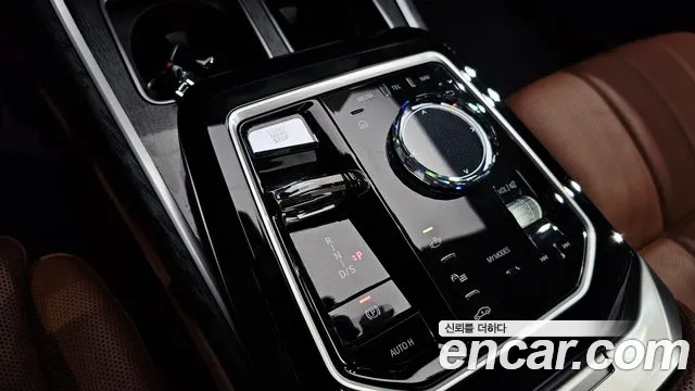 BMW 7-Series 7 серия (G70) 740i xDrive M Sport Limited — Фото автомобиля 9