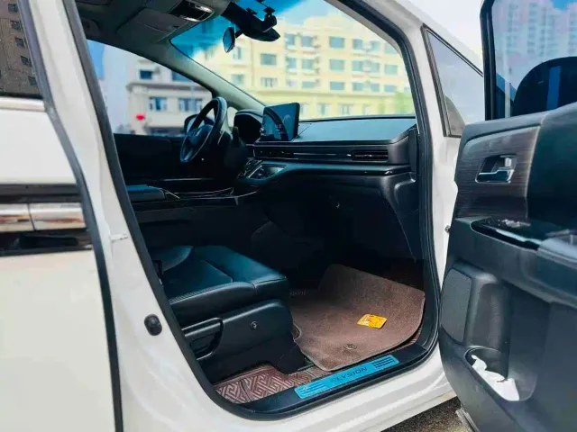 Honda Elysion — Фото автомобиля 9