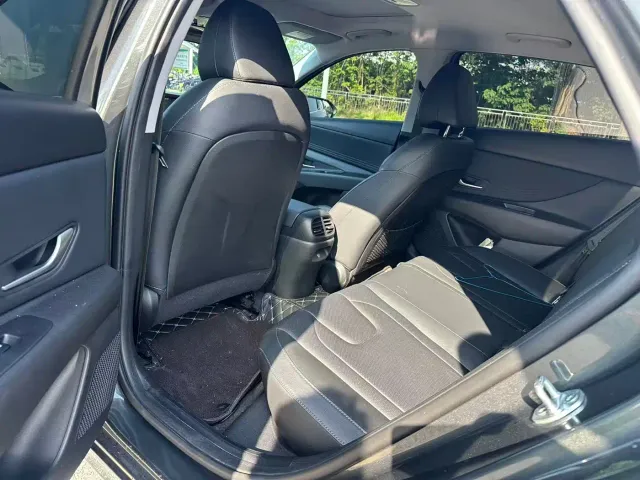 Hyundai Elantra — Фото автомобиля 2