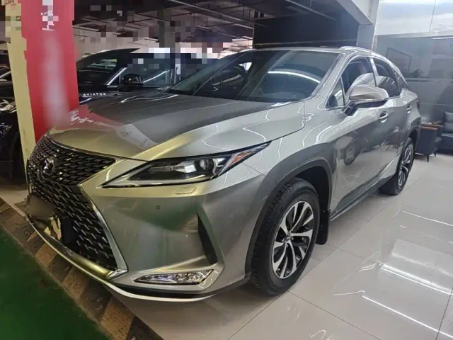 Фотография автомобиля — Lexus RX