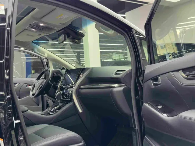 Toyota Vellfire — Фото автомобиля 10
