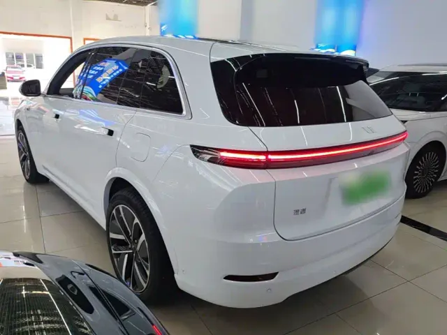 Li Auto L7 — Фото автомобиля 4