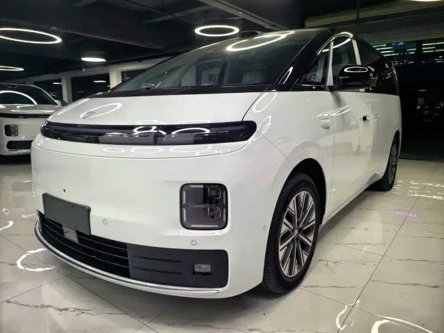 Фотография автомобиля — Leapmotor D19