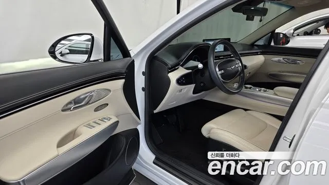 Genesis GV70 — Фото автомобиля 15