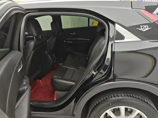 Cadillac XT4 — Фото автомобиля 11