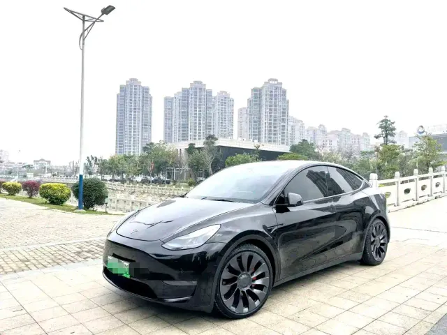 Фотография автомобиля — Tesla Model Y