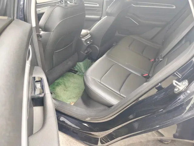 Geely Emgrand — Фото автомобиля 10