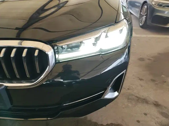 BMW 5 Series — Фото автомобиля 23