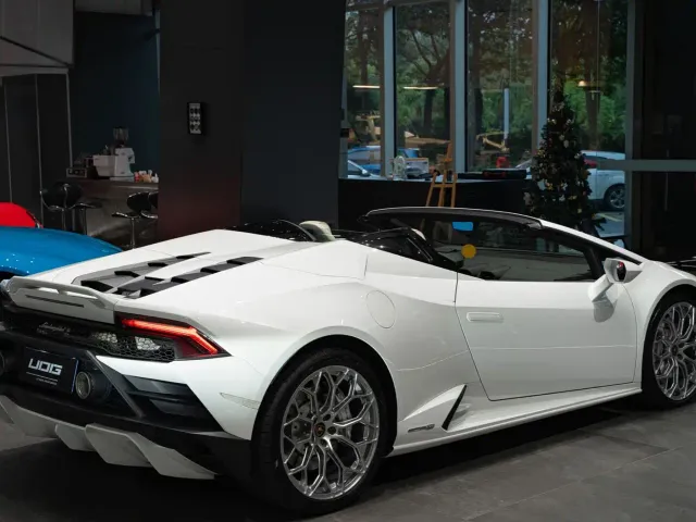 Lamborghini Huracan — Фото автомобиля 10