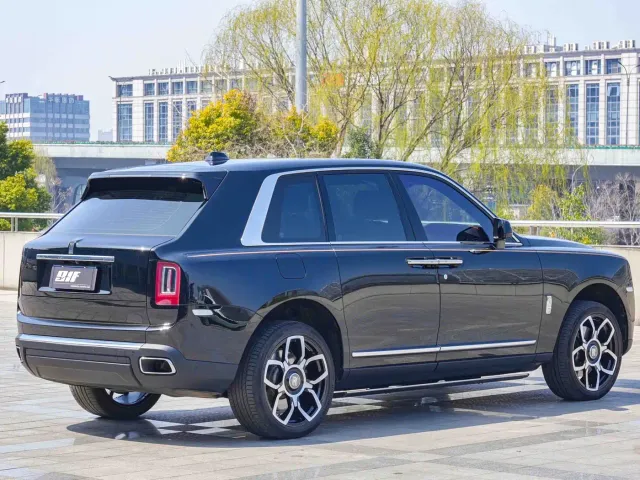 Rolls-Royce Cullinan — Фото автомобиля 5