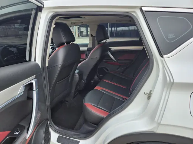 Geely Binyue — Фото автомобиля 10