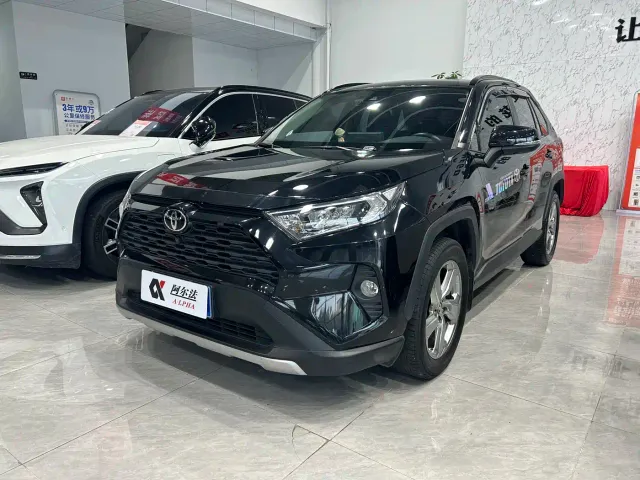 Фотография автомобиля — Toyota RAV4