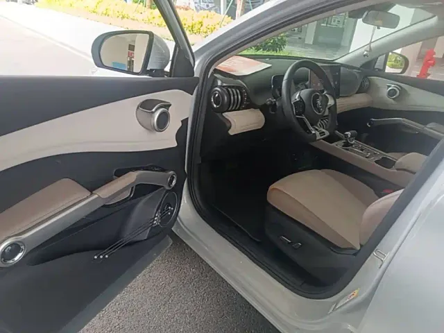 BYD Yuan PLUS — Фото автомобиля 15
