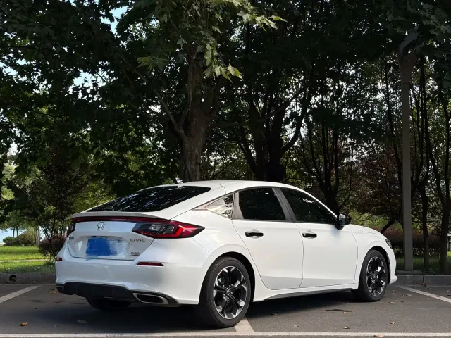 Honda Civic — Фото автомобиля 3