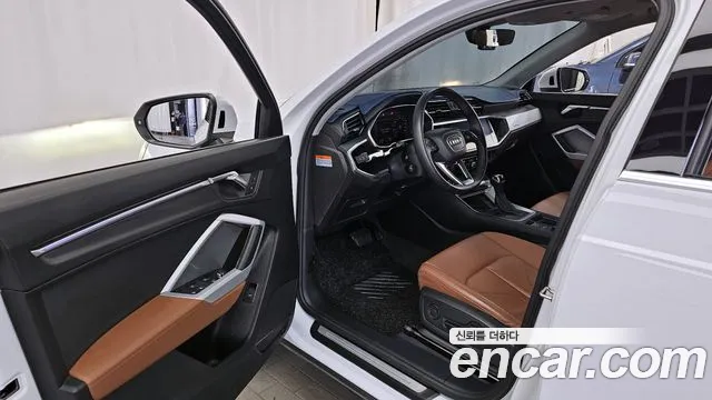 Audi Q3 — Фото автомобиля 10