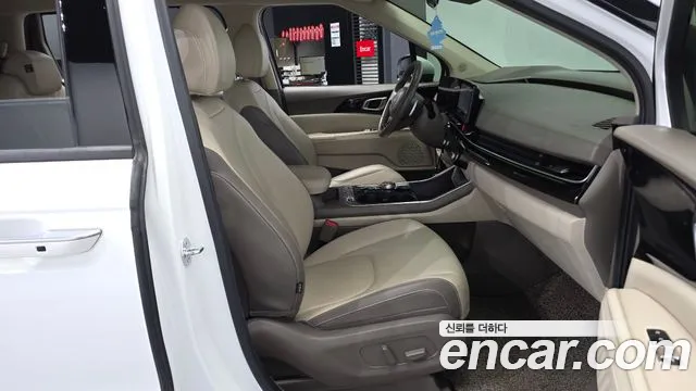 Kia Carnival Generation 4 — Фото автомобиля 16