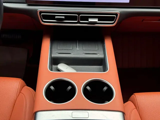 Li Auto L6 — Фото автомобиля 12