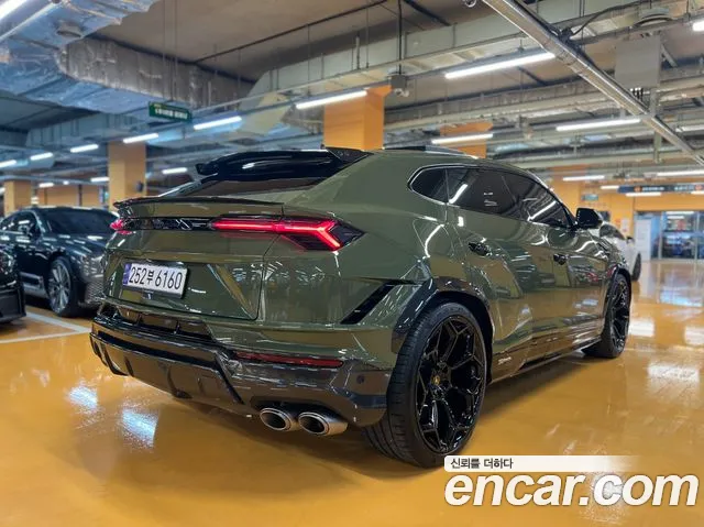 Lamborghini Urus — Фото автомобиля 5