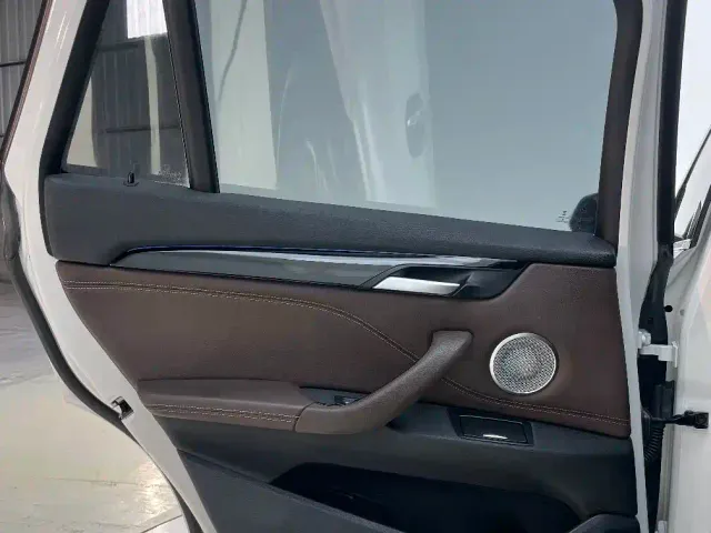 BMW X1 — Фото автомобиля 9