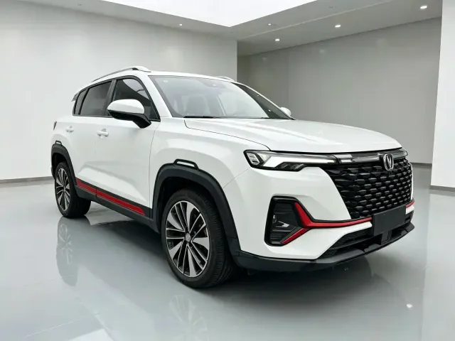 Changan CS35 Plus — Фото автомобиля 3