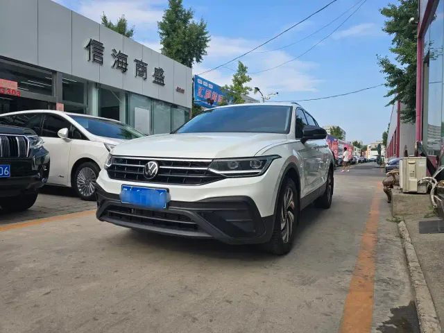 Фотография автомобиля — Volkswagen Tiguan L