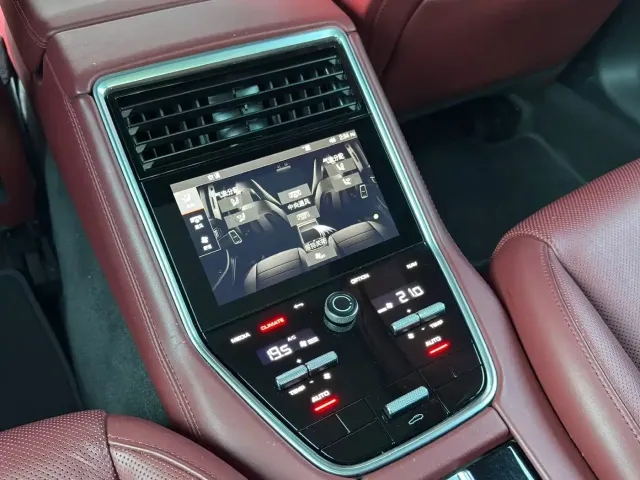 Porsche Panamera — Фото автомобиля 12
