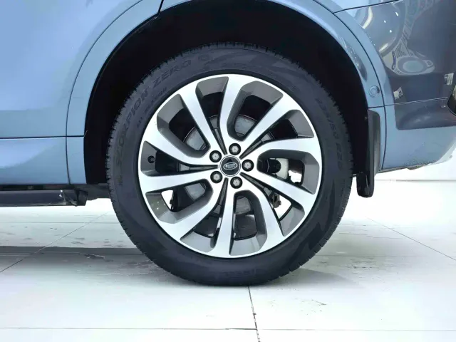 Land Rover Discovery Sport — Фото автомобиля 26