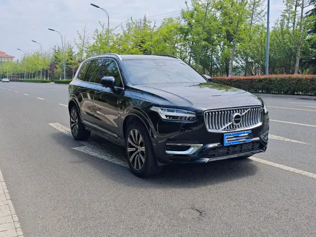 Volvo XC90 — Фото автомобиля 6