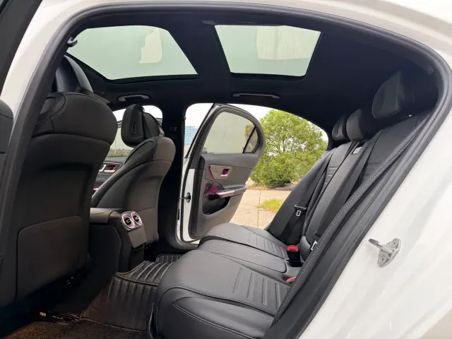 Mercedes-Benz C-Class — Фото автомобиля 9